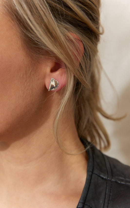 SMALL FOLDED HEART STUDS