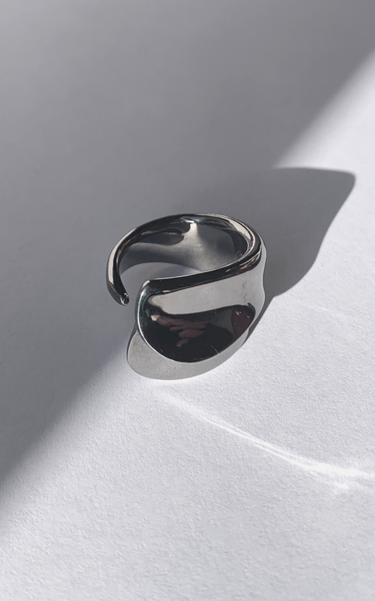 Folded Hearts Ring - Black Rhodium